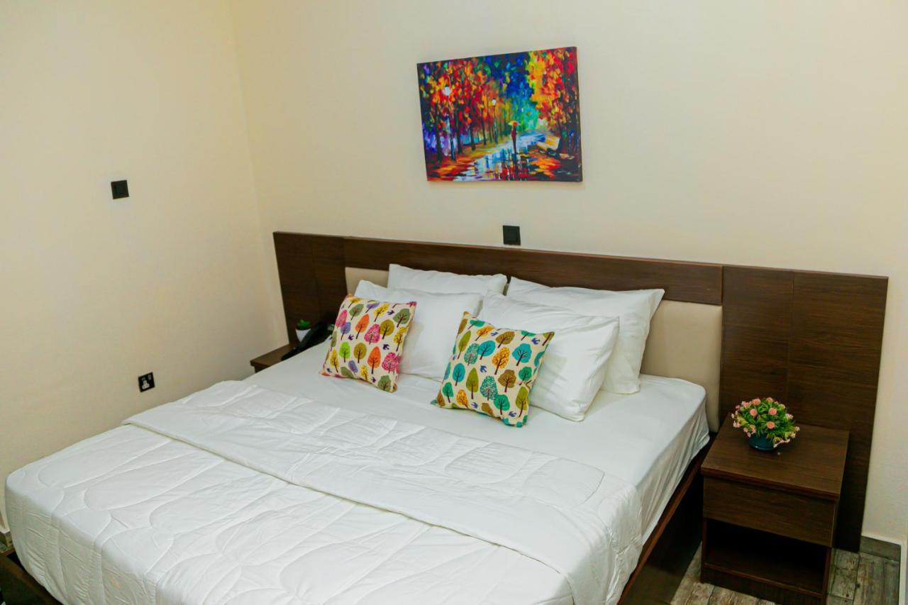 Fragrance Apartments And Suites Ibadan Ngoại thất bức ảnh