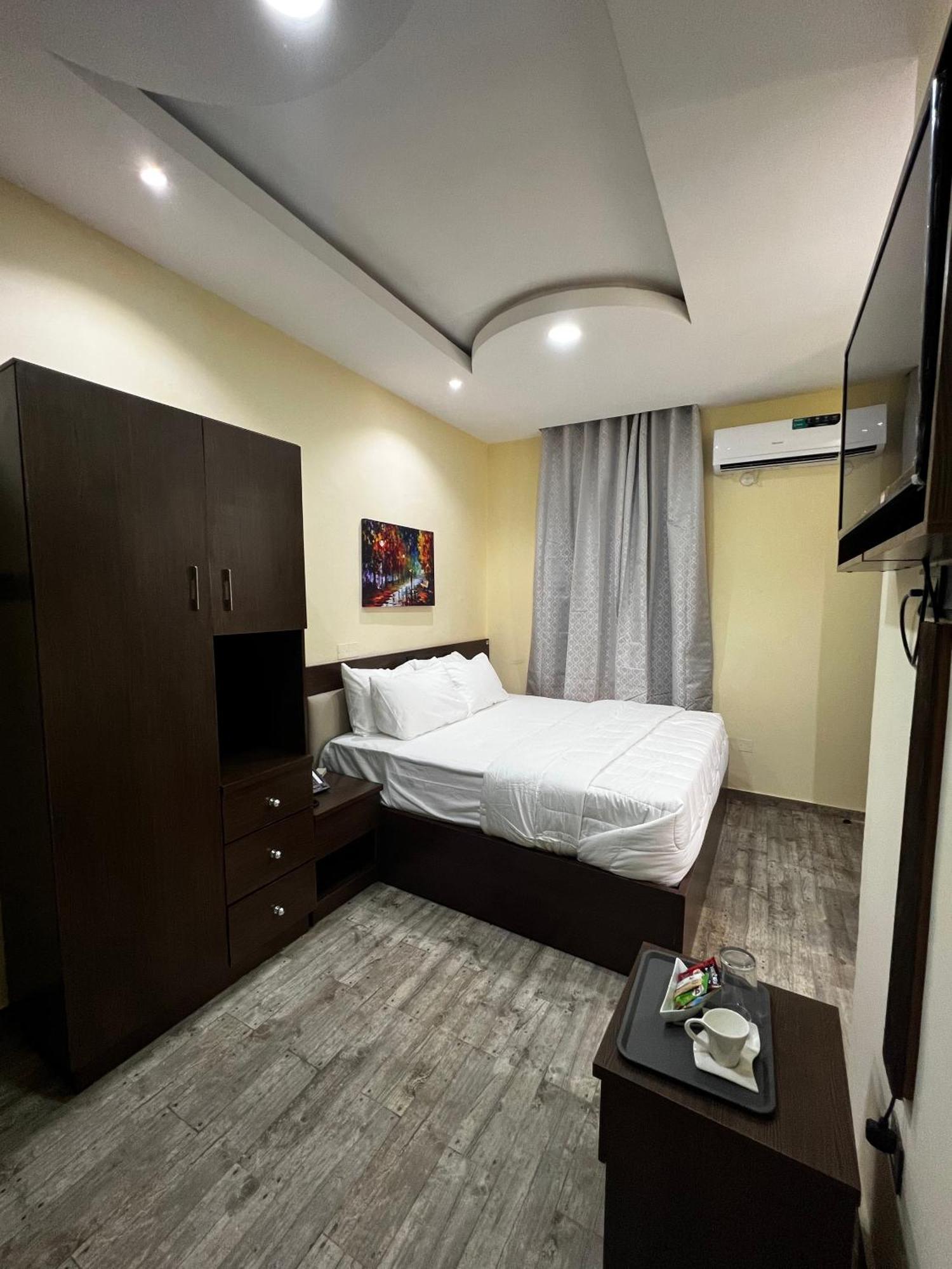 Fragrance Apartments And Suites Ibadan Ngoại thất bức ảnh