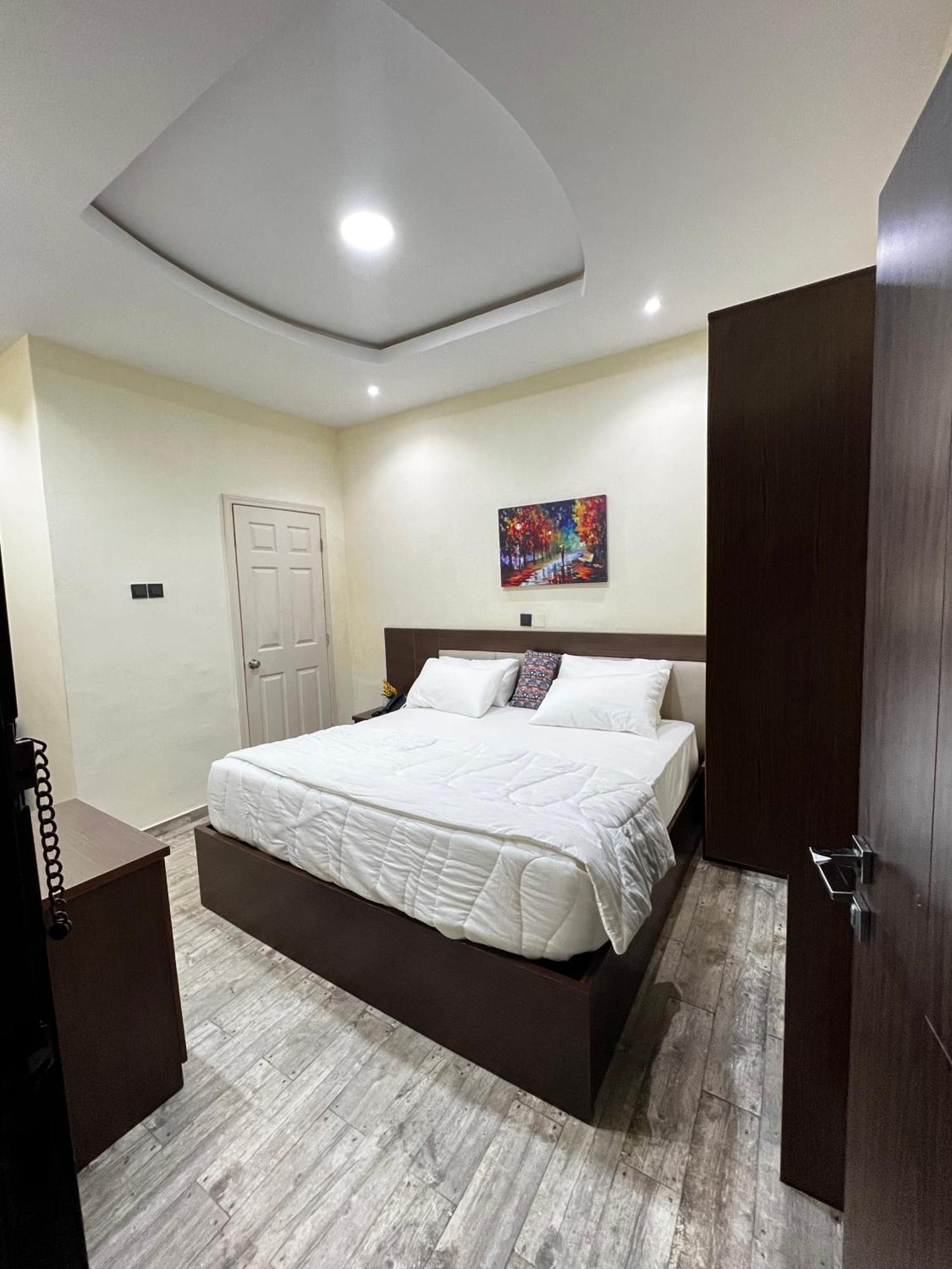 Fragrance Apartments And Suites Ibadan Ngoại thất bức ảnh